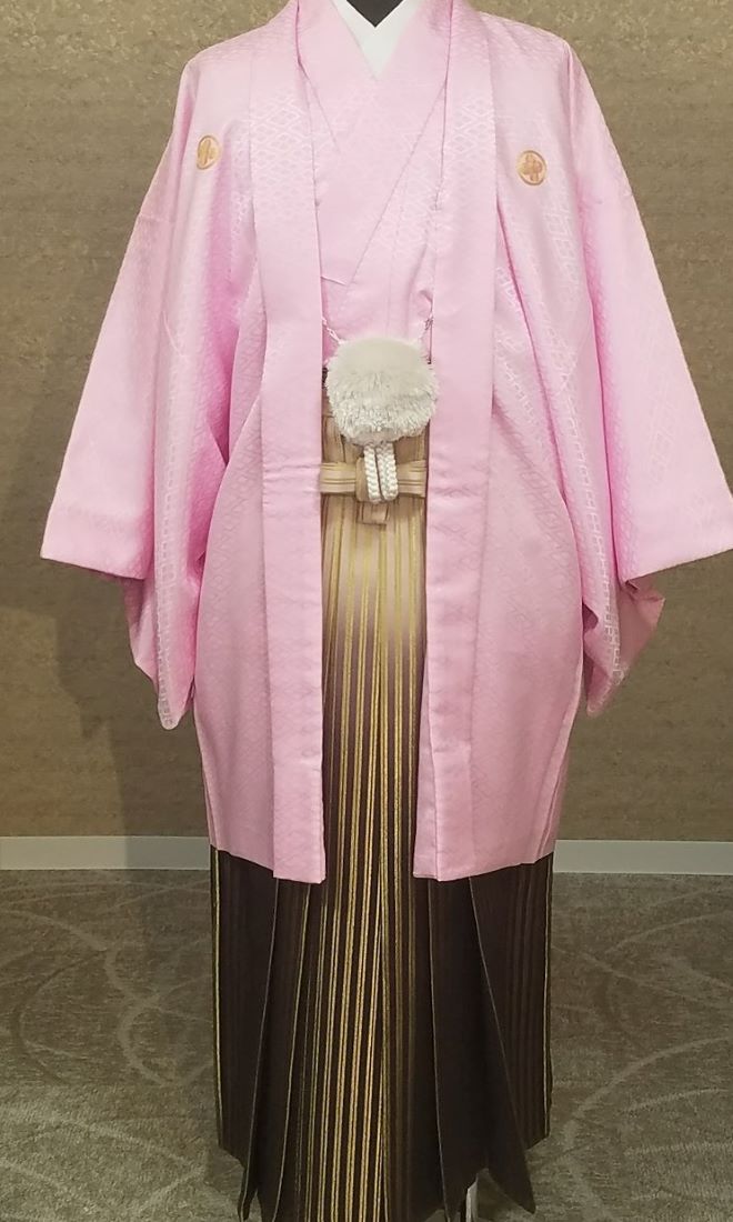 ピンク紋服